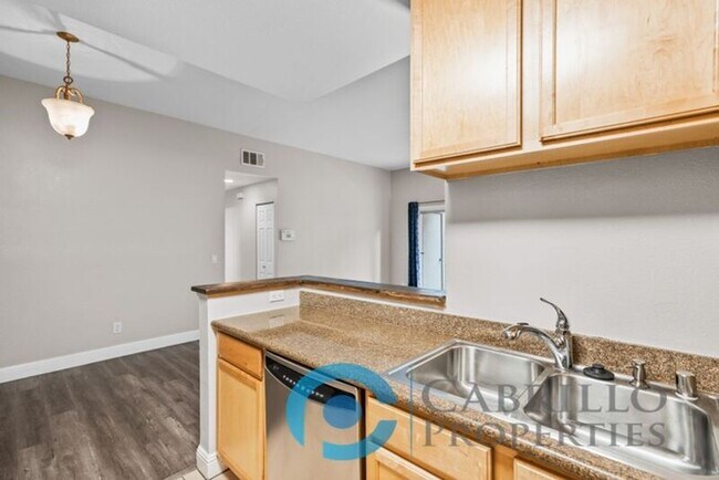 Building Photo - 3525 Grove St