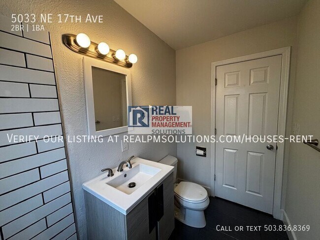 Building Photo - 5033 NE 17th Ave