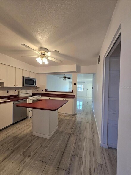 Building Photo - 211 Pasadena Ave N