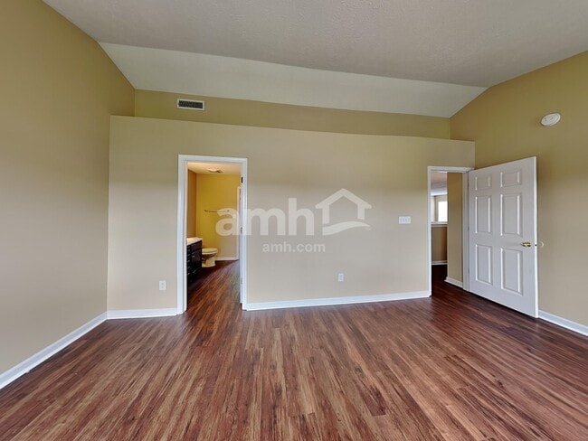 Building Photo - 6889 N Karnes Dr