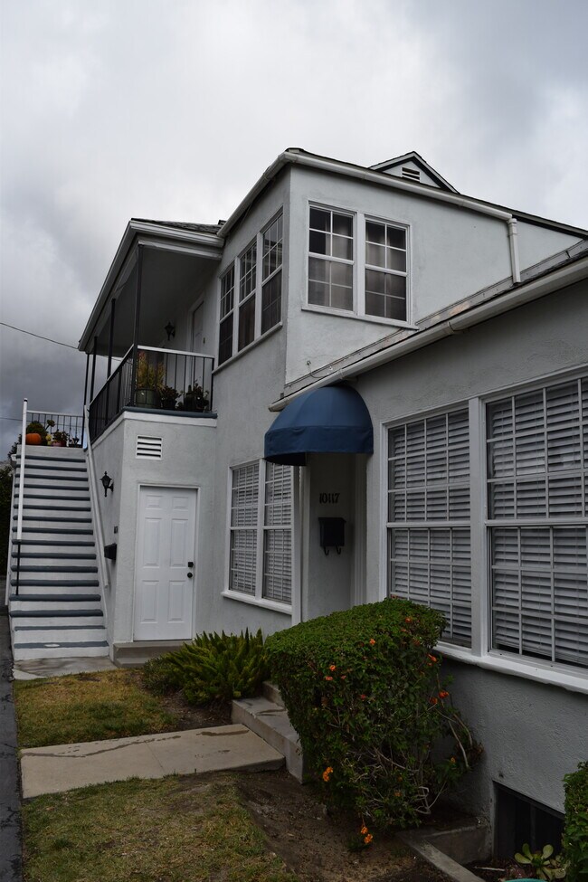 Downstairs unit - 10117 Camarillo St
