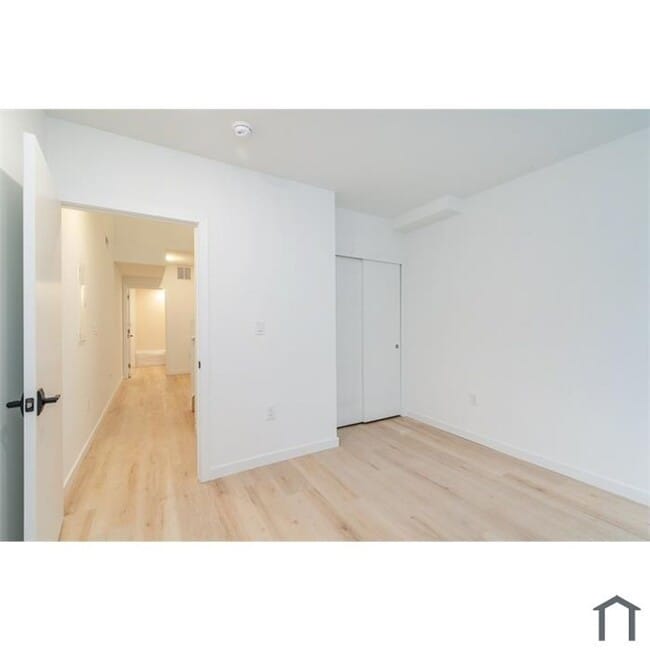 Building Photo - 2717 N Howard St