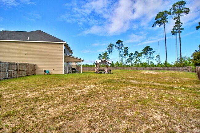 Building Photo - 335 Archie Way