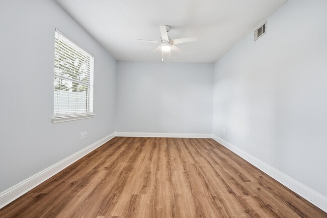 Building Photo - 120 Dyer St