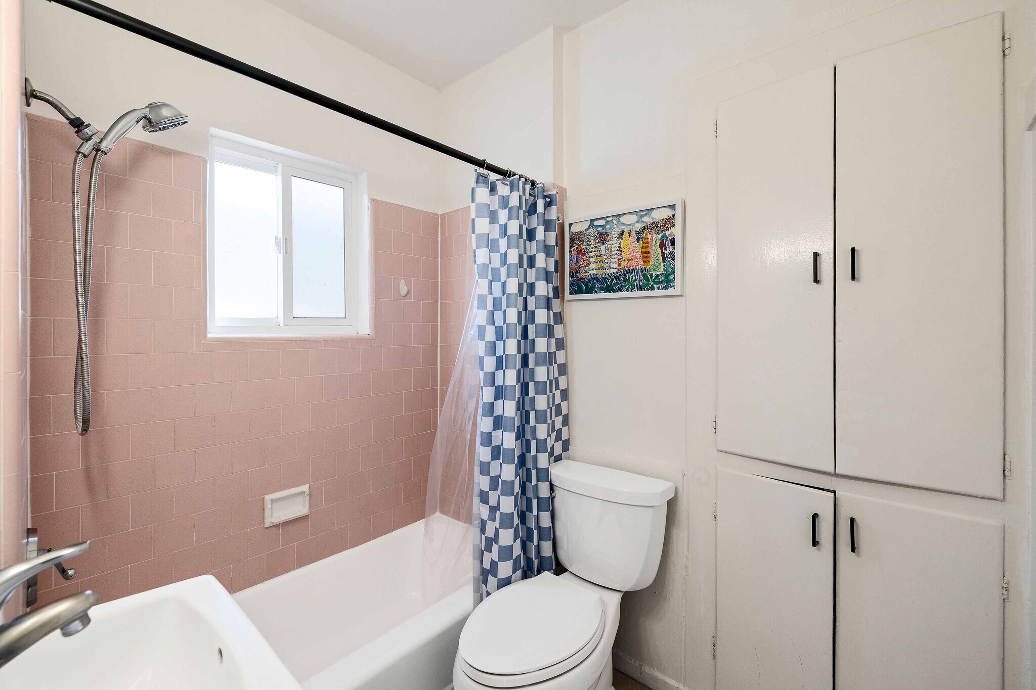 Building Photo - 1634 Bayview Dr