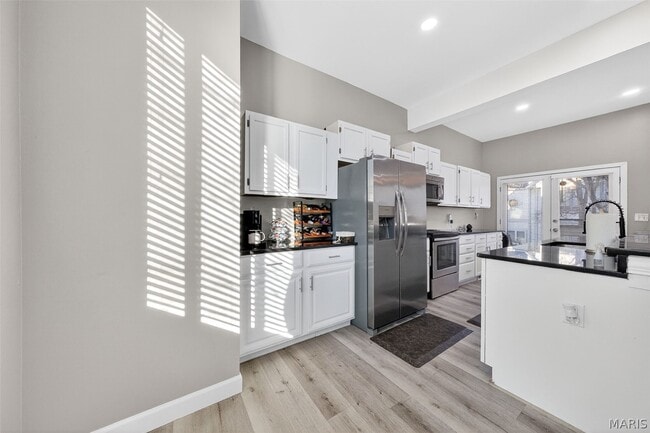 Building Photo - 28 Columbus Square Dr