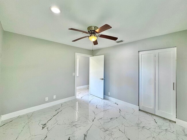 Building Photo - 340 NW 67th St