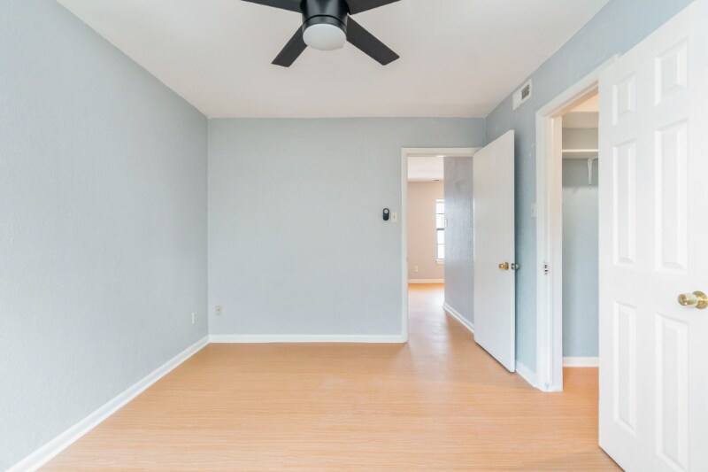 Building Photo - 487 W Ocean View Ave