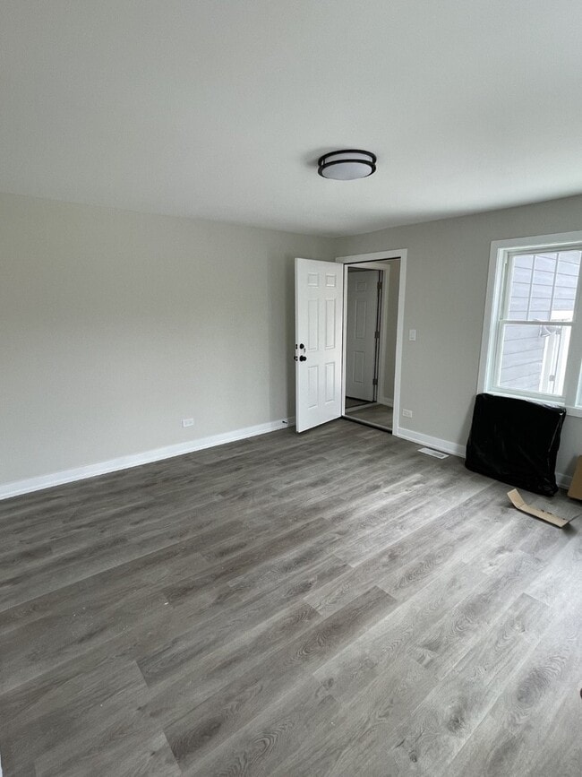 Building Photo - 5137 S Newland Ave