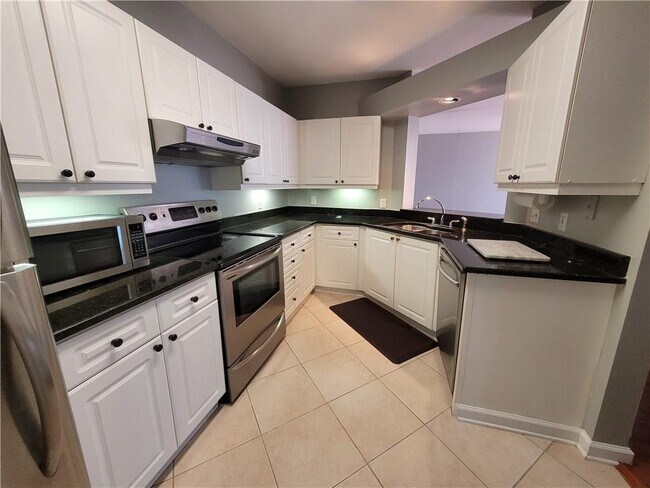 Building Photo - 3334 Peachtree Rd NE