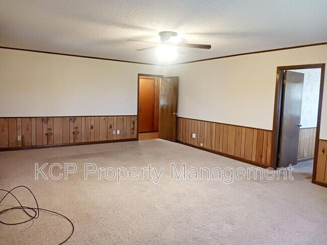 Building Photo - 600 Paw Paw Rd