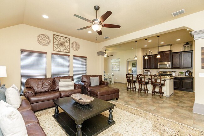 Building Photo - 7921 Pavo Real St