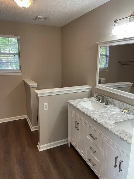 Building Photo - 103 Walnut Grove Cir