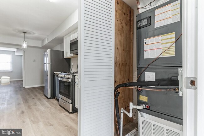 Building Photo - 1223 Simms Pl NE