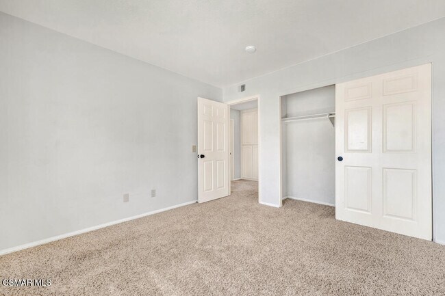 Building Photo - 852 Admiral Ct