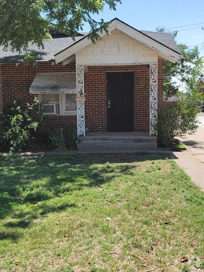 Building Photo - 2219 S Tyler St