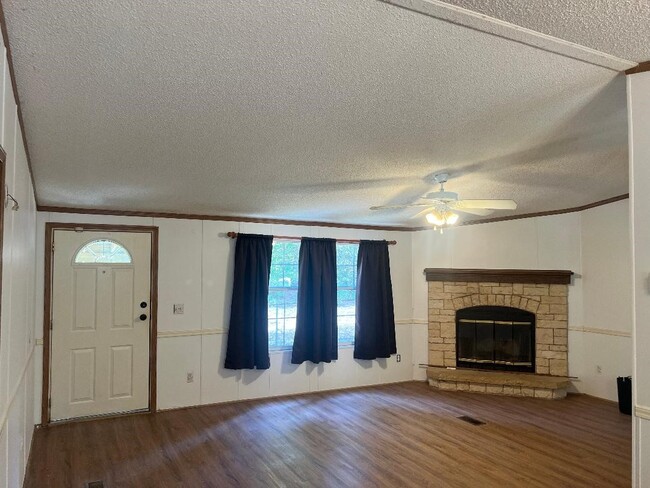 Building Photo - 2555 N Farm to Market 1486