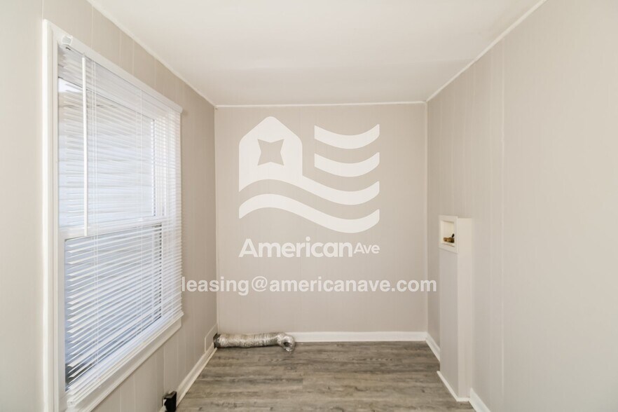 Building Photo - 30 Burdock Cir