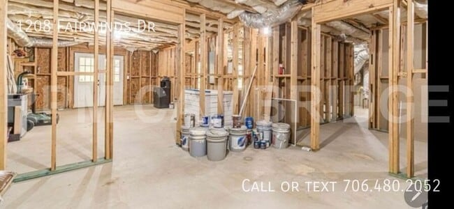 Building Photo - 1208 Fairwinds Dr