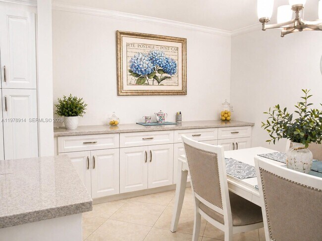 Building Photo - 580 Egret Dr