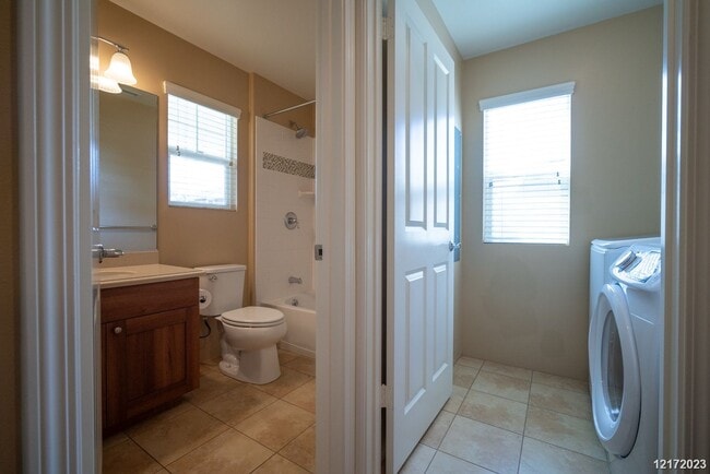 Building Photo - $5,100 / 4br - 1992ft2 - 4 BED 3 BATH HOME...