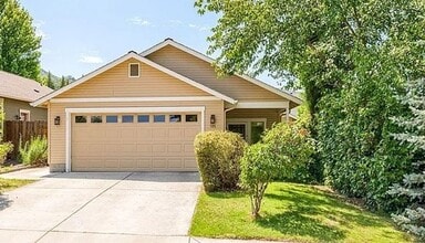 Building Photo - Three bedroom, Two bath home in Ashland.  | Available Now