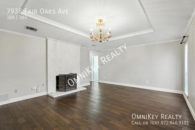 Building Photo - 7938 Fair Oaks Ave