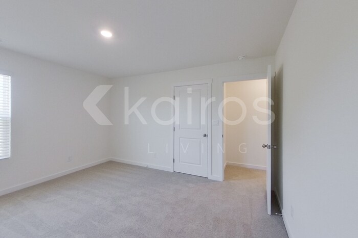 Building Photo - 3918 NE Billie Ln