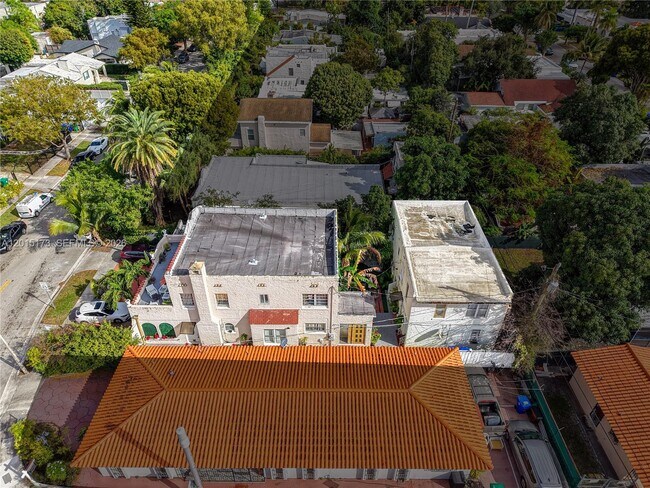 Building Photo - 1678 SW 11th St