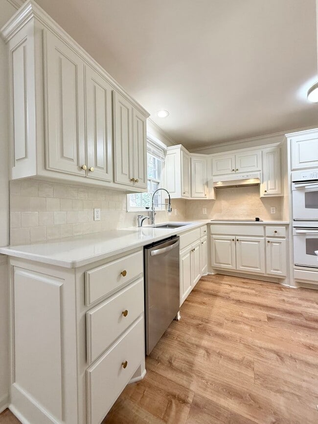 Building Photo - 130 Valley Club Cir