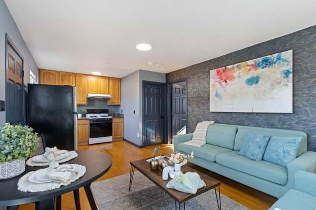 Building Photo - 383 N Sunnyvale Ave