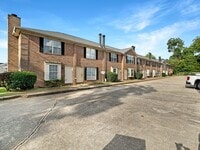 Building Photo - 1605 Hackberry Ln