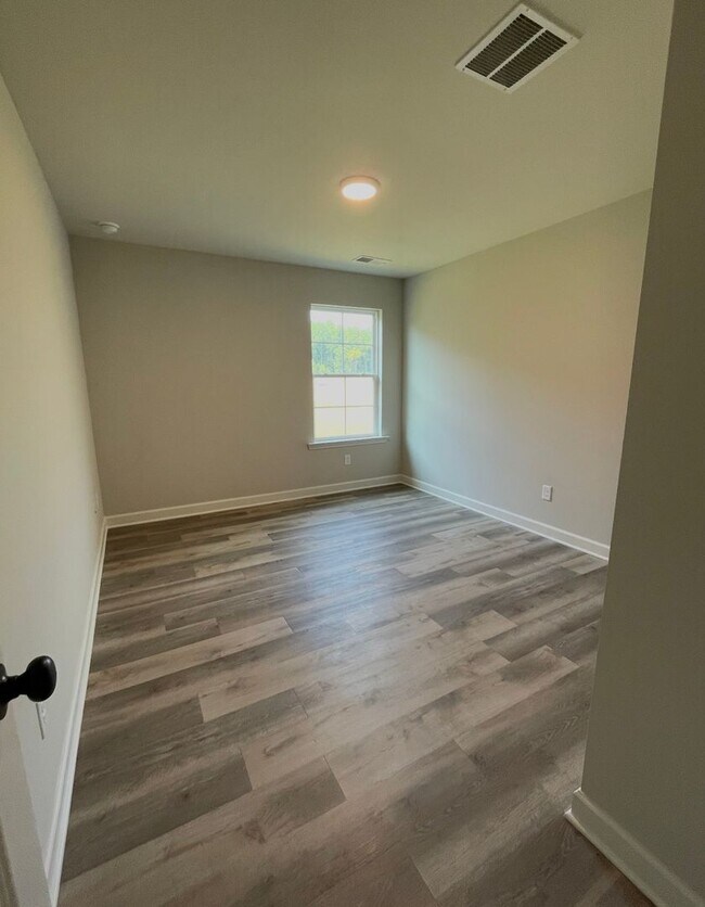 Building Photo - 6390 Jameson Cv