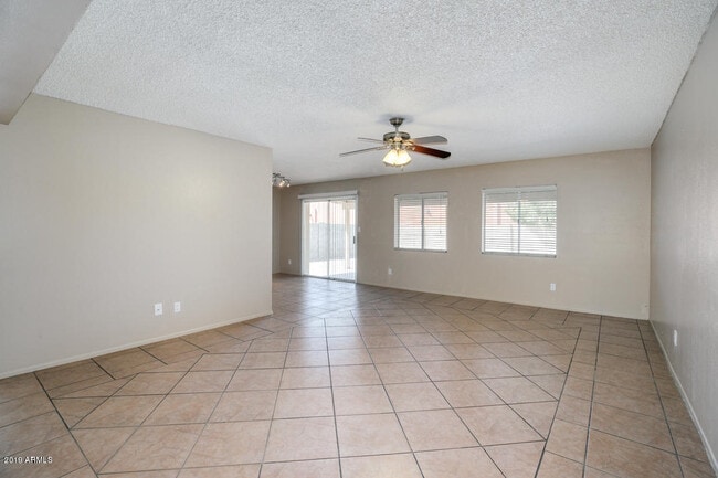 Building Photo - 10640 N 66th Ave