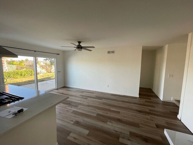 Building Photo - Carr Dr