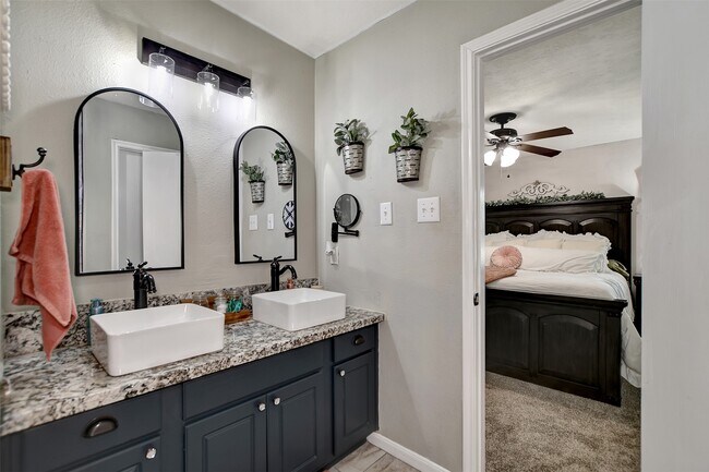 Building Photo - 25401 Hunting Trail