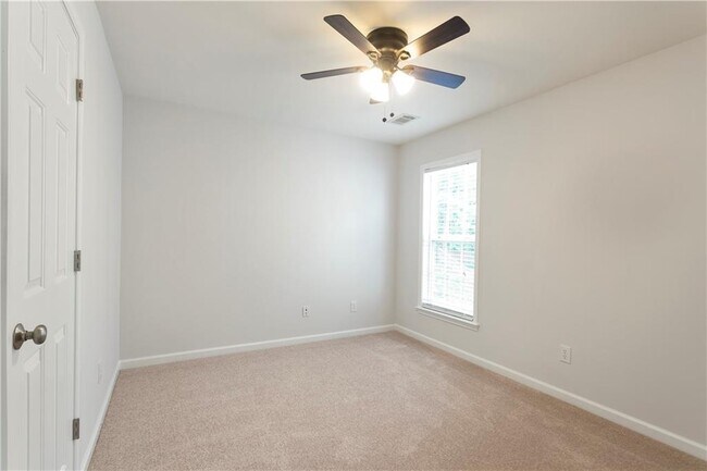 Building Photo - 485 Friars Head Dr NE