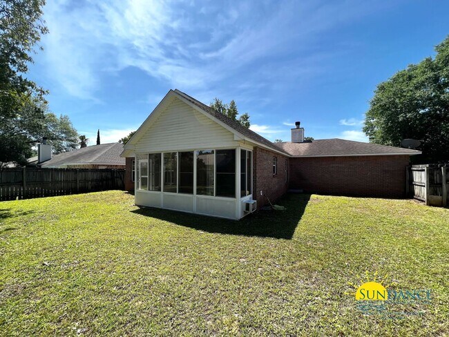 Building Photo - Updated 3 Bedroom Home in Crestview!