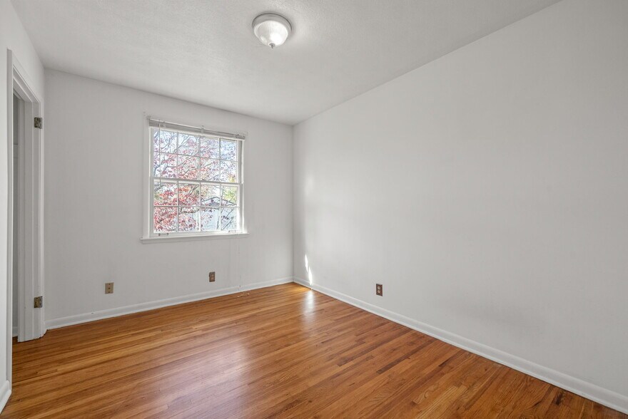 Building Photo - 4807 Jeffery Dr