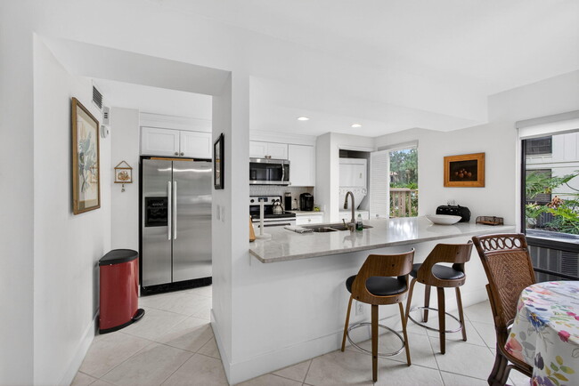 Building Photo - 611 Brackenwood Cove
