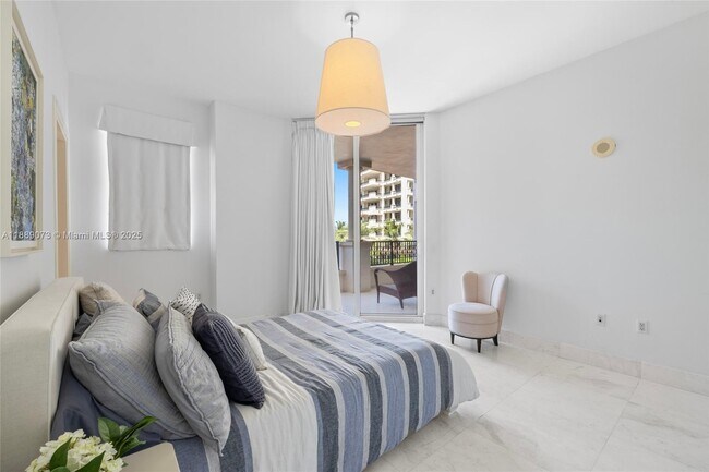 Building Photo - 7133 Fisher Island Dr