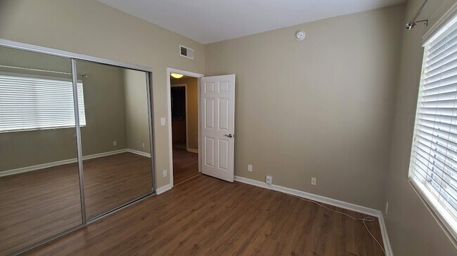 bedroom 1 door - 1471 S Wooster St