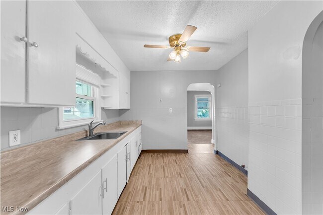 Building Photo - 3439 W 62nd St