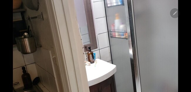 BATHROOM - 4521 Bend Dr