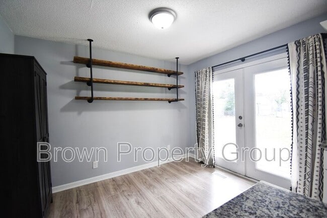 Building Photo - 4715 Beaufort Dr