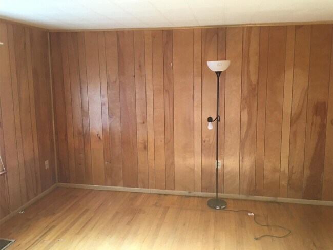 Building Photo - 522 N High St