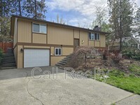 Building Photo - 508 E Maxine Ave