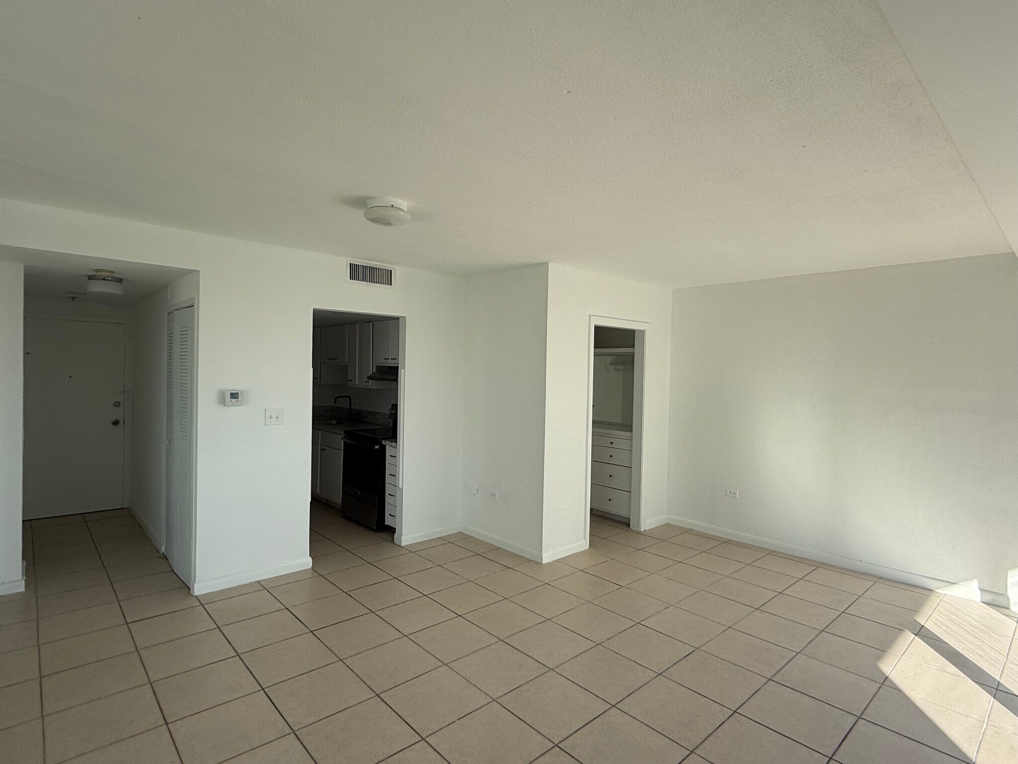 Building Photo - 7545 E Treasure Dr