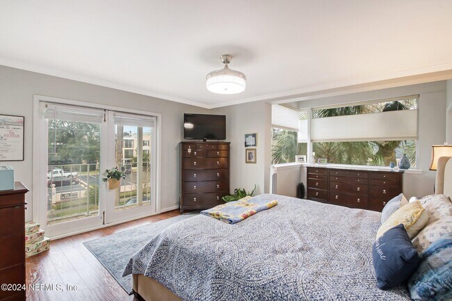 Building Photo - 2912 St Johns Ave