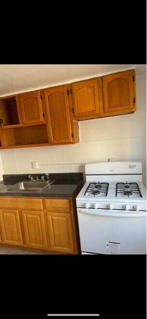 Building Photo - 40 Ellington St